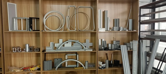 铝五金件、铝型材加工及铝合金配件的应用与特点